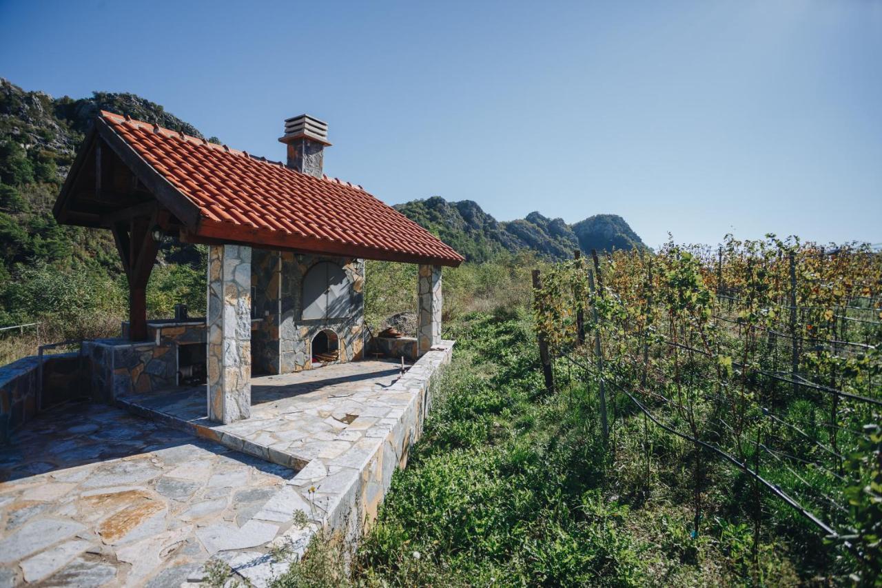 Eco Winery Lipovac Apartments Цетинє Екстер'єр фото