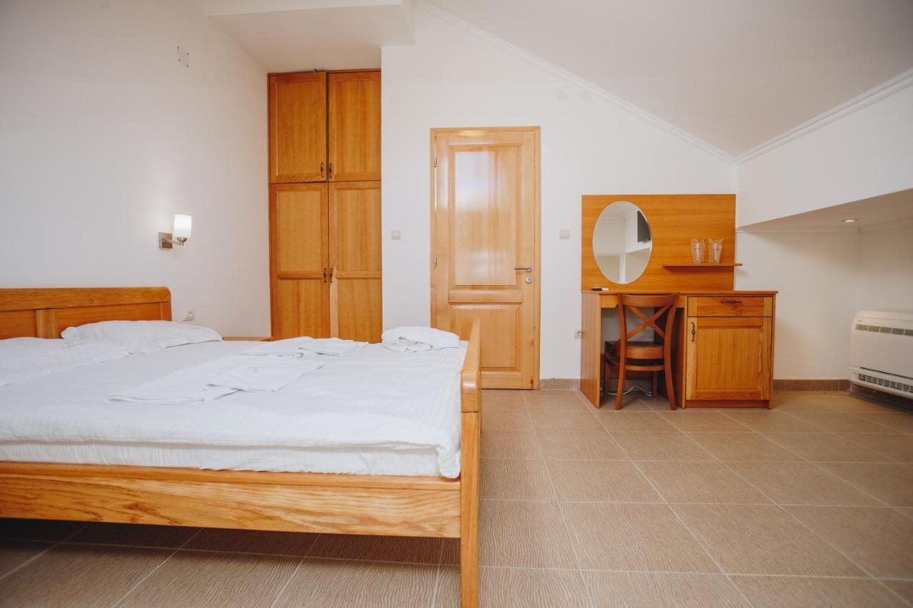 Eco Winery Lipovac Apartments Цетинє Екстер'єр фото